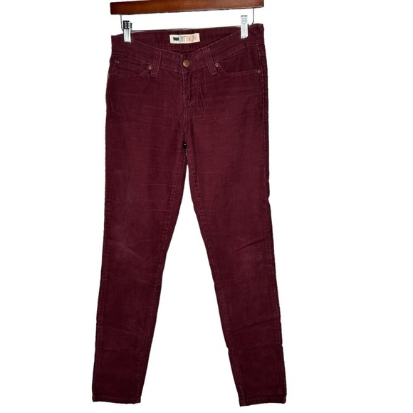 Levi's Pants - Levi’s Women’s juniors Demi Curve Corduroy Pants Size 1M Maroon